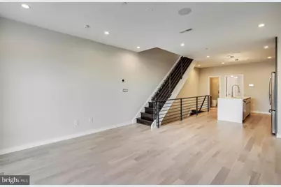 909 N 15th Street #B, Philadelphia, PA 19130 - Photo 6