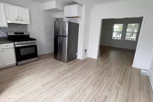 2524 Bonaffon St, Philadelphia, PA 19142 - Photo 4