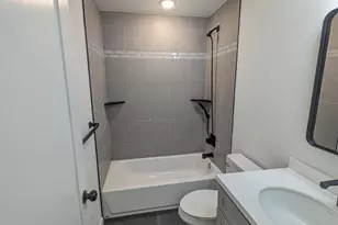 3639 Earp St, Philadelphia, PA 19146 - Photo 12