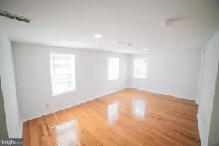 126 W Laurel St, Philadelphia, PA 19123 - Photo 8