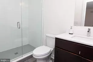 962 N 8th St, Philadelphia, PA 19123 - Photo 8