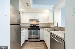 303 Vine St, Philadelphia, PA 19106 - Photo 4