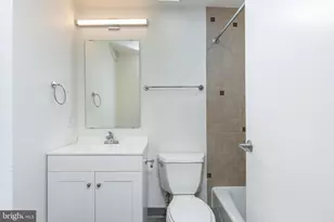 303 Vine St, Philadelphia, PA 19106 - Photo 12