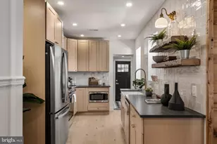 814 Belgrade St, Philadelphia, PA 19125 - Photo 8