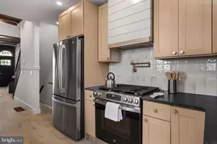 814 Belgrade St, Philadelphia, PA 19125 - Photo 10