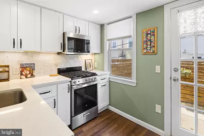 880 N Myrtlewood Street, Philadelphia, PA 19130 - Photo 8