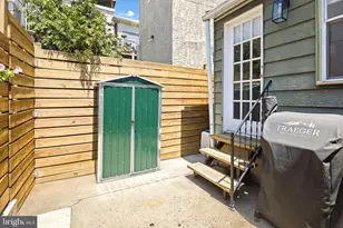 880 N Myrtlewood St, Philadelphia, PA 19130 - Photo 20