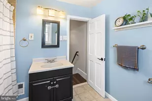 880 N Myrtlewood St, Philadelphia, PA 19130 - Photo 16