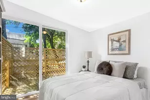 1036 Montrose St, Philadelphia, PA 19147 - Photo 12