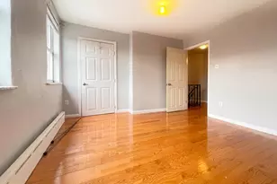 718 Watkins St, Philadelphia, PA 19148 - Photo 8