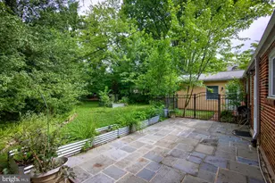 307 E Roumfort Rd, Philadelphia, PA 19119 - Photo 16