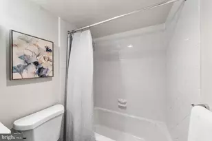210 Locust St, Philadelphia, PA 19106 - Photo 28
