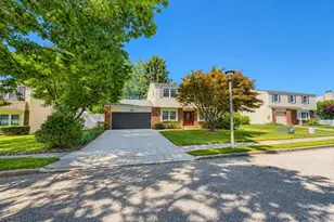 8608 Cathedral Cir, Philadelphia, PA 19128 - Photo 2