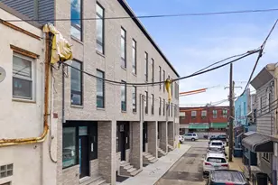 911 Emily St, Philadelphia, PA 19148 - Photo 4