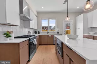 911 Emily St, Philadelphia, PA 19148 - Photo 6