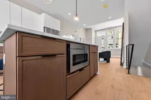 909 Emily St, Philadelphia, PA 19148 - Photo 14