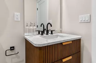 909 Emily St, Philadelphia, PA 19148 - Photo 26