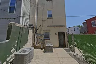 2036 N Gratz St, Philadelphia, PA 19121 - Photo 8