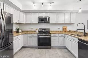 1002 S Chadwick St, Philadelphia, PA 19146 - Photo 6