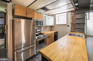 144 W Laurel St, Philadelphia, PA 19123 - Photo 2