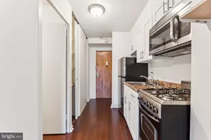 604 S Washington Square, Philadelphia, PA 19106 - Photo 2