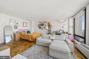 210 Locust St, Philadelphia, PA 19106 - Photo 10