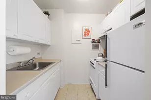 210 Locust St, Philadelphia, PA 19106 - Photo 18