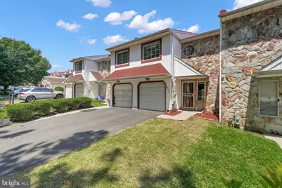 4451 Ernie Davis Circle, Philadelphia, PA 19154 - Photo 2