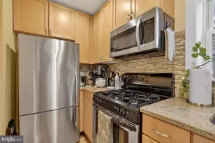 1712 Green St, Philadelphia, PA 19130 - Photo 4