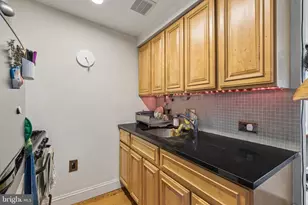 2020 Christian St, Philadelphia, PA 19146 - Photo 6