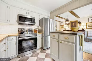 8708 Prospect Ave, Philadelphia, PA 19118 - Photo 14