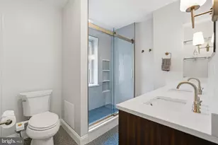 2137 Bainbridge St, Philadelphia, PA 19146 - Photo 24
