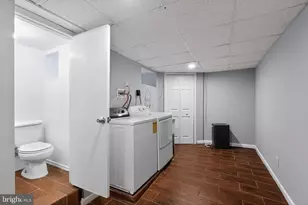 2114 S Lambert St, Philadelphia, PA 19145 - Photo 24
