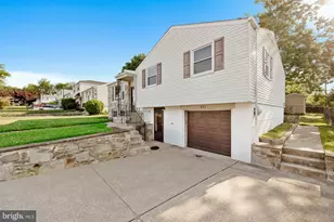 823 Rennard St, Philadelphia, PA 19116 - Photo 4