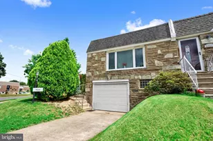 9223 Crispin St, Philadelphia, PA 19114 - Photo 2