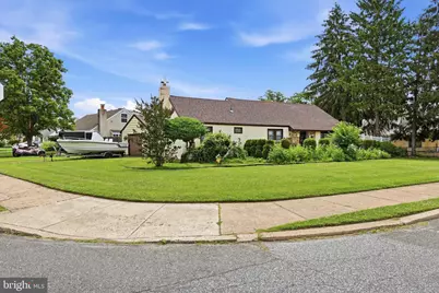897 Pine Hill Road, Philadelphia, PA 19115 - Photo 2