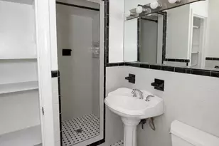 2204 Manning St, Philadelphia, PA 19103 - Photo 16