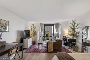 2020 Walnut St, Philadelphia, PA 19103 - Photo 2