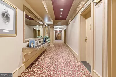 802 Locust Street #205, Philadelphia, PA 19107 - Photo 2
