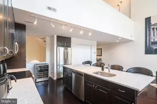 802 Locust St, Philadelphia, PA 19107 - Photo 14