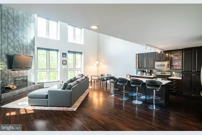 802 Locust Street #205, Philadelphia, PA 19107 - Photo 10