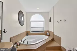 2053 E Sergeant St, Philadelphia, PA 19125 - Photo 24