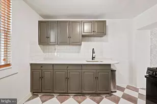 2009 E Sergeant St, Philadelphia, PA 19125 - Photo 8