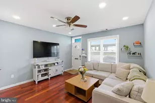 1102 S Front St, Philadelphia, PA 19147 - Photo 4