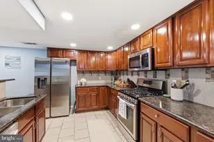 1102 S Front St, Philadelphia, PA 19147 - Photo 2