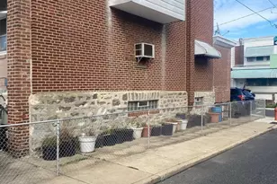 6935 Garman St, Philadelphia, PA 19142 - Photo 4