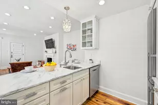 328 Spruce St, Philadelphia, PA 19106 - Photo 10