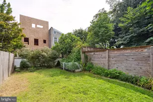 1217 E Oxford St, Philadelphia, PA 19125 - Photo 12