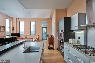 210 W Washington Square, Philadelphia, PA 19106 - Photo 18