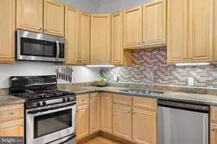 1903 Green St, Philadelphia, PA 19130 - Photo 12